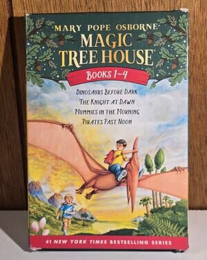 Magic Tree House Books 1-4 Box Set Mary Pope Osborne Paperback Collection